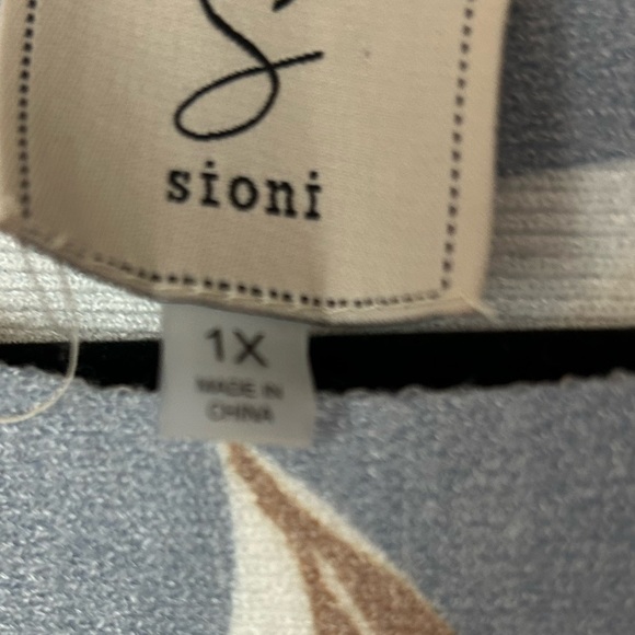 Sioni Sweater - Picture 7 of 15